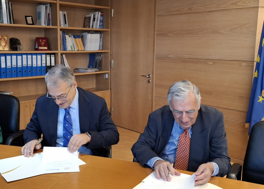 Μνημόνιο Συνεργασίας ΑΠΔ ΕΑΚ Υπογραφή Μνημόνιο Συνεργασίας ΑΠΔ ΕΑΚ Υπογραφή